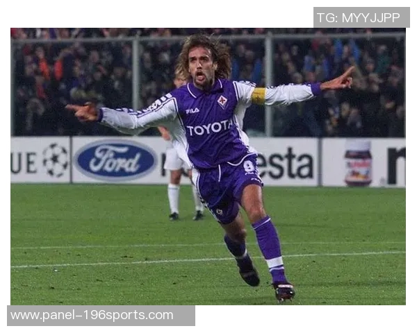 足球8号球星的传奇之路:从青涩少年到世界舞台的璀璨明星 足球8号球星的传奇之路:从青涩少年到世界舞台的璀璨明星