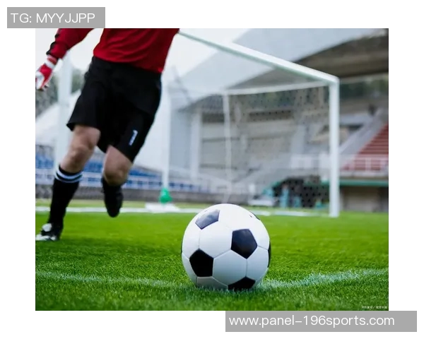 精彩足球踩单车技巧视频展示让你领略球场上的绝妙瞬间与精彩操作